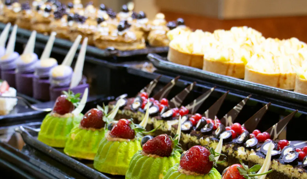 chocolate melting machine benefits for dessert stations